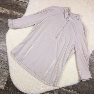 BETABRAND Bone White Popover Utility Stretch Top